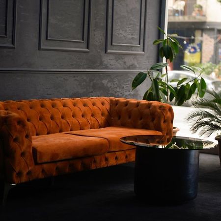 Aura Boutique Hotel Batumi Bagian luar foto